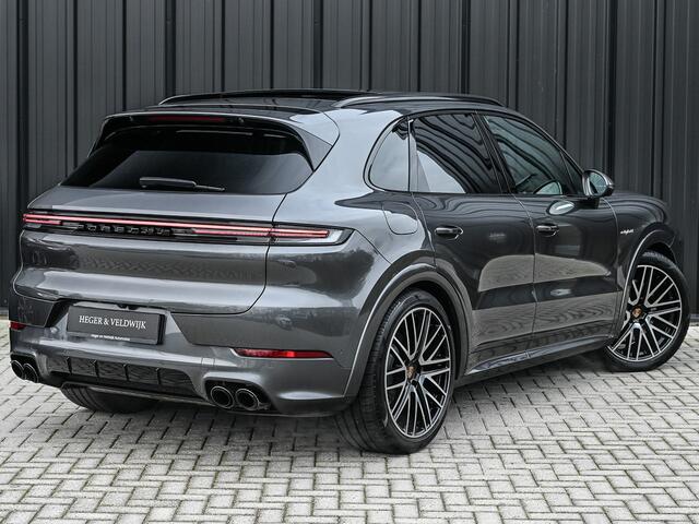 Porsche CAYENNE 3.0 E-HYBRID · Luchtvering · Trekhaak · Ambiance interieur · Soft close · Bose Sound · Keyless entree · 360 Camera · Adaptieve sportstoel 18-voudig · Sport Pakket · 22 Inch turbo design wheels