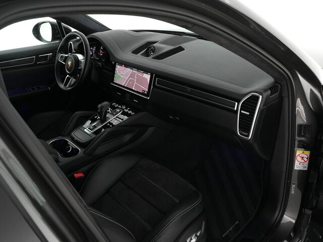 Porsche CAYENNE Coupé GTS 4.0 460pk |dealer onderhouden|Approved 2028|pano|carbon ext|matrix LED|chrono|sport design|Bose|18-voudig|HUD|memory|360 camera|Apple Carplay|blind spot|21"|