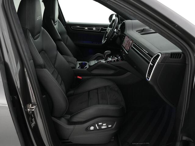 Porsche CAYENNE Coupé GTS 4.0 460pk |dealer onderhouden|Approved 2028|pano|carbon ext|matrix LED|chrono|sport design|Bose|18-voudig|HUD|memory|360 camera|Apple Carplay|blind spot|21"|