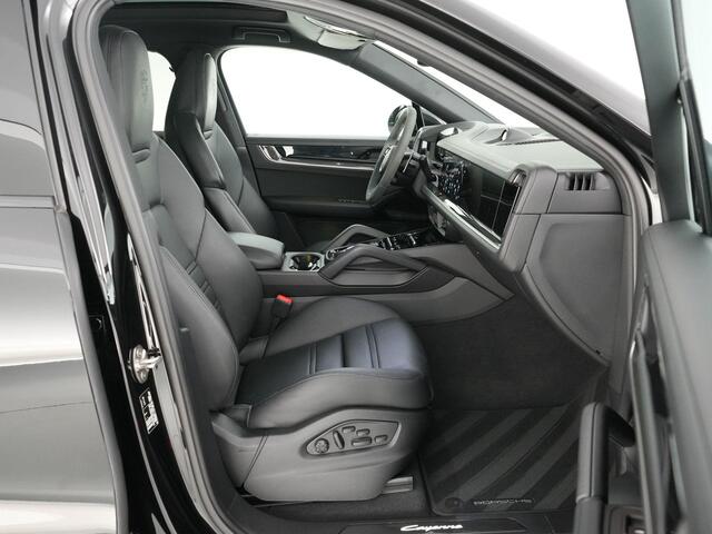 Porsche CAYENNE Coupé 3.0 470pk E-Hybrid |BTW-auto|passenger display|achteras besturing|carbon ext|soft close|pano|Bose|18-voudig|sport chrono|HUD|memory|BLIS|360 camera|22"|