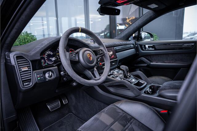 Porsche CAYENNE Coupé 4.0 Turbo GT - Mahogany Metallic | Sport Chrono + | Alcantara | Bose | Memory