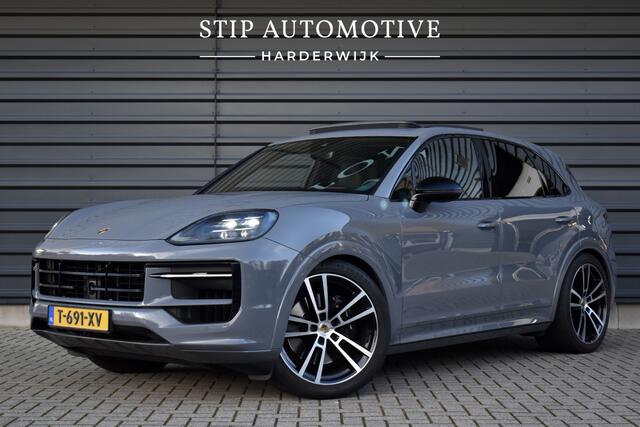 Porsche CAYENNE 3.0 E-Hybrid 470pk SportDesign | Pano | Bijrij. Display | Matrix | ACC | 22'' Wielen | Trekhaak | Achterasbest. | Bose |
