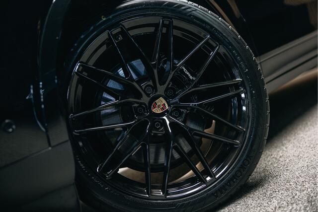 Porsche CAYENNE 3.0 E-Hybrid | Luchtvering | Sport Chrono | Head-Up | Pano | Sportstoelen 18-voudig | Stuurverwarming |