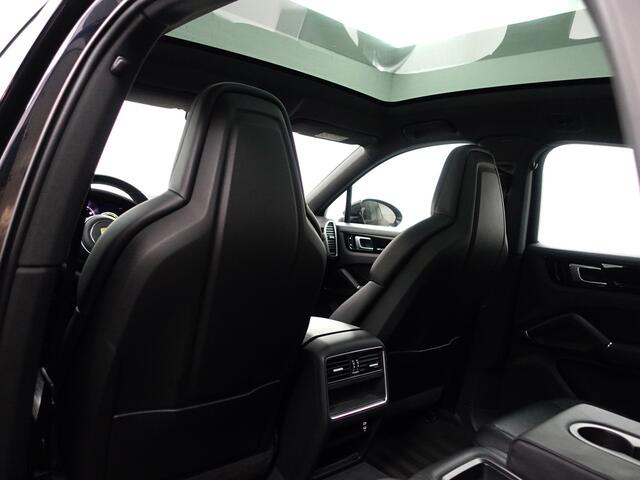 Porsche CAYENNE Coupé 3.0 E-Hybrid- Panoramadak, Sport Chrono, Keyless, Dealer Onderhouden, Camera