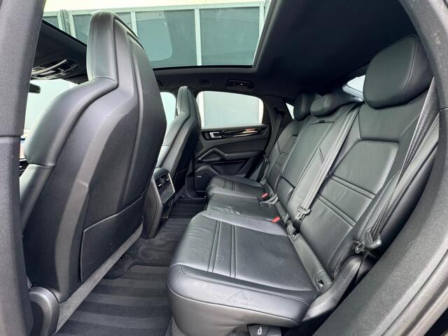 Porsche CAYENNE Coupe 3.0 E-Hybrid | Luchtvering | Bose | Pano | Alarm 5 | Trekhaak