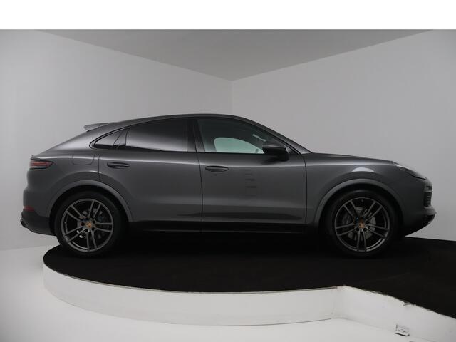 Porsche CAYENNE Coupé 3.0 E-Hybrid | Sport Chrono | Panoramadak | Sportstoelen | El. Trekhaak | NL Auto | Porsche Dealeronderhouden |