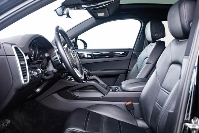 Porsche CAYENNE Coupé 3.0 E-Hybrid Comfortstoelen - Stoelverwarming - stoelventilatie - Adaptieve luchtvering - Privacybeglazing - Adaptieve cruise control - Soft-Close - Digitale radio