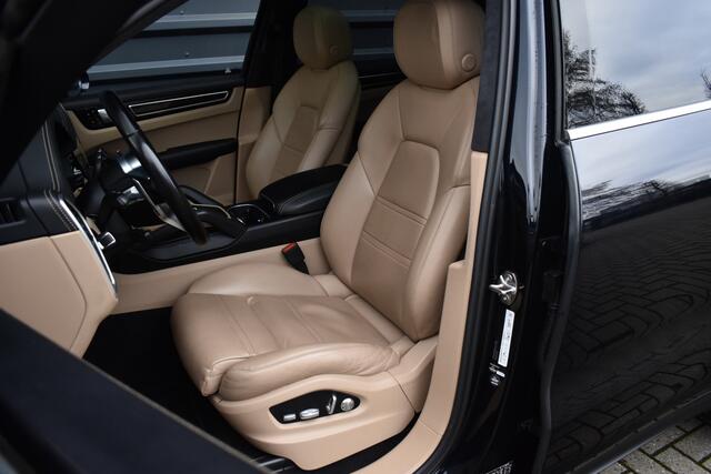 Porsche CAYENNE 3.0 E-Hybrid 462pk Sport Chrono | Pano | ACC | Matrix PDLS+ | 360 Camera | Alcantara hemel | Luchtvering |
