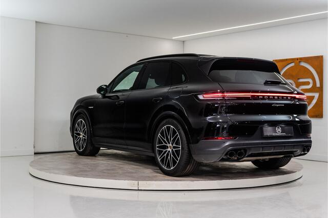 Porsche CAYENNE 3.0 E-Hybrid 470PK | InnoDrive | Pano | Matrix | Luchtvering | Bose | Fabrieksgarantie