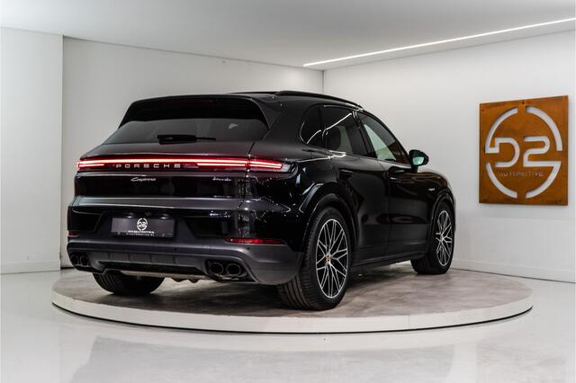 Porsche CAYENNE 3.0 E-Hybrid 470PK | InnoDrive | Pano | Matrix | Luchtvering | Bose | Fabrieksgarantie