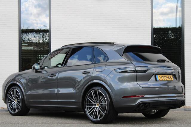Porsche CAYENNE 3.0 E-Hybrid / Sport-Chrono / Sport-Design / Luchtvering / Bose / Panorama / Vol Opties / NIEUWSTAAT