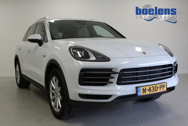 Porsche CAYENNE 3.0 E-Hybrid | NL-AUTO+N.A.P! | CARPLAY | WEGKL-TRHAAK | DAB | LED | CAMERA | SFEER |