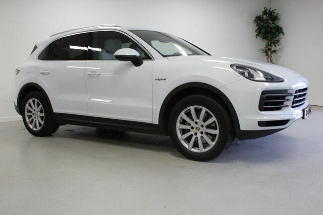 Porsche CAYENNE 3.0 E-Hybrid | NL-AUTO+N.A.P! | CARPLAY | WEGKL-TRHAAK | DAB | LED | CAMERA | SFEER |