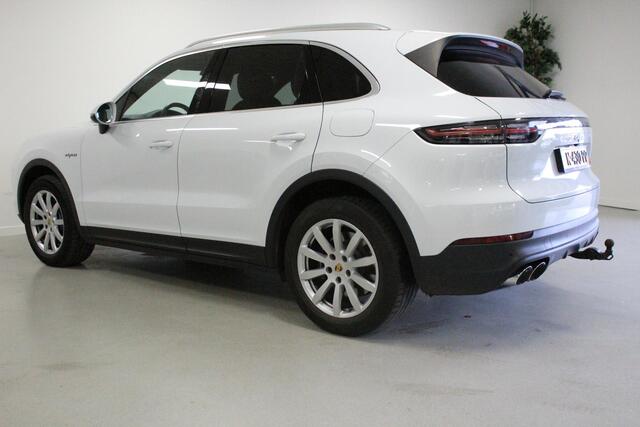 Porsche CAYENNE 3.0 E-Hybrid | NL-AUTO+N.A.P! | CARPLAY | WEGKL-TRHAAK | DAB | LED | CAMERA | SFEER |