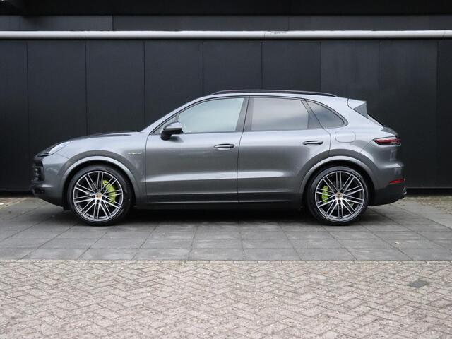 Porsche CAYENNE 3.0 E-Hybrid | LEDER | PANO-DAK | BOSE | LUCHTVERING | SPORTCHRONO | CAMERA | NAVI | STOELVERW. |