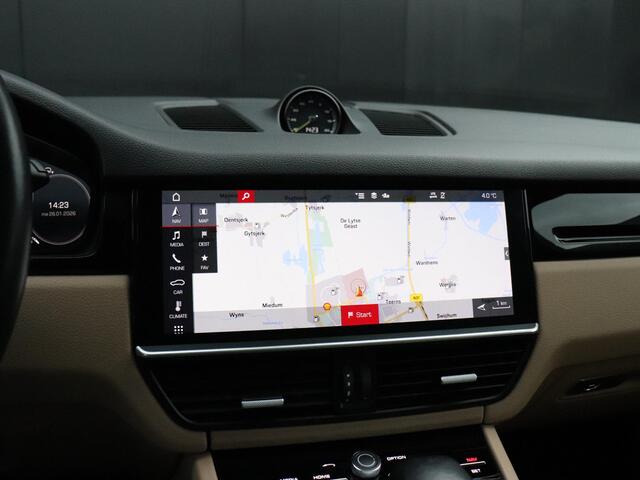 Porsche CAYENNE 3.0 E-Hybrid | LEDER | PANO-DAK | BOSE | LUCHTVERING | SPORTCHRONO | CAMERA | NAVI | STOELVERW. |