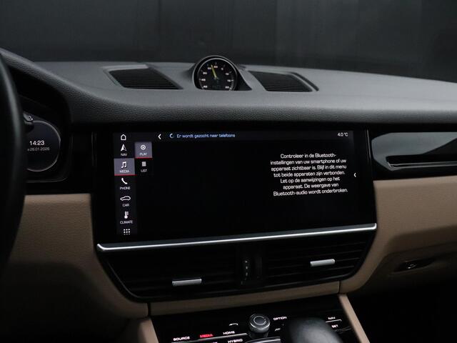 Porsche CAYENNE 3.0 E-Hybrid | LEDER | PANO-DAK | BOSE | LUCHTVERING | SPORTCHRONO | CAMERA | NAVI | STOELVERW. |