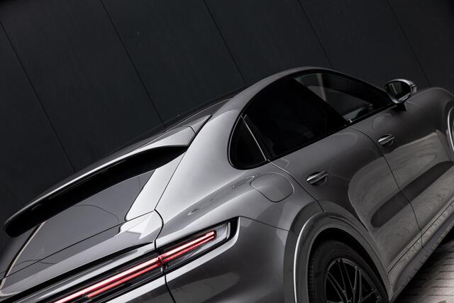 Porsche CAYENNE Coupé 3.0 S E-Hybrid | NL Auto | Trekhaak | Sport-Uitlaat | Sport-Design | Stuur/Stoelverwarming | PDLS+ | Keyless | PCM | Bose | PASM | Panoramadak | Sport-Chrono | Softclose | Surround View | HUD | Adaptieve Sportstoelen 18-Wegs |