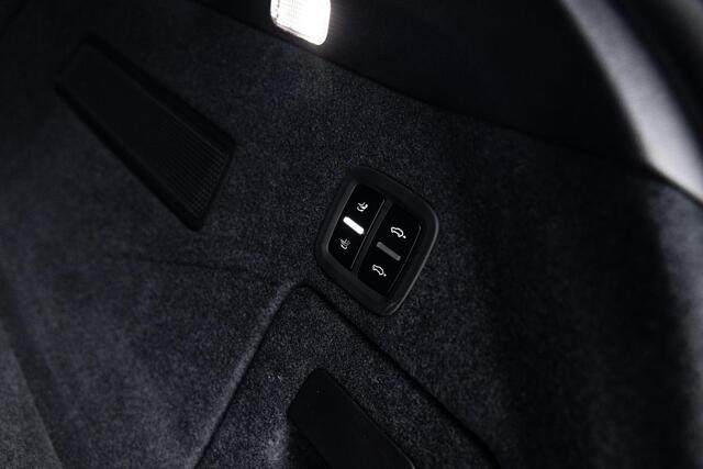 Porsche CAYENNE Coupé 3.0 S E-Hybrid | NL Auto | Trekhaak | Sport-Uitlaat | Sport-Design | Stuur/Stoelverwarming | PDLS+ | Keyless | PCM | Bose | PASM | Panoramadak | Sport-Chrono | Softclose | Surround View | HUD | Adaptieve Sportstoelen 18-Wegs |