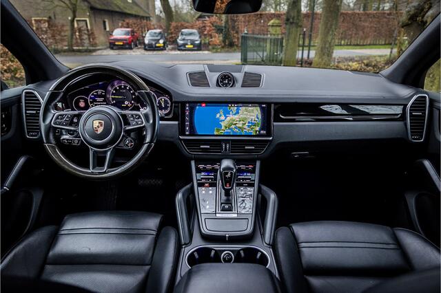 Porsche CAYENNE 3.0 E-Hybrid Massage Vierwielbesturing Soft Close Matrix Stoelventilatie