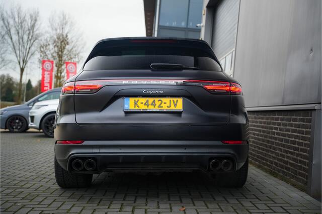Porsche CAYENNE 3.0 E-Hybrid 463 pk Sport-Chrono / Pano-Dak/ Matrix-Led/ Lucht-Vering/ Bose-Sound/ Sport-Stoelen/ Stoel.Verw/ 360-Camera/ Adap.Cruise/ 22'' LMV