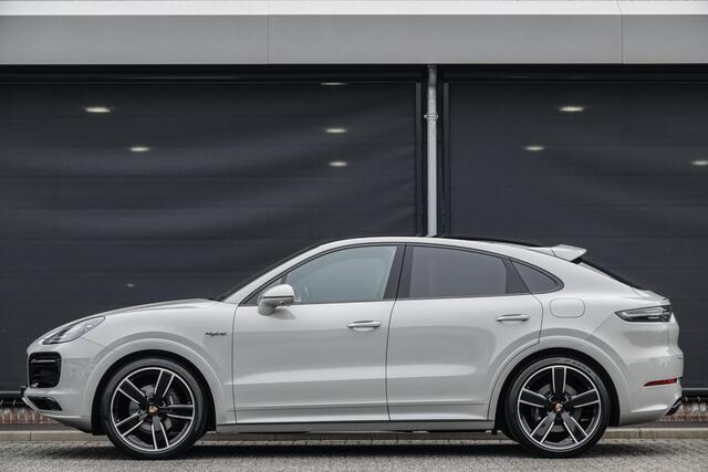 Porsche CAYENNE Coupé 3.0 E-Hybrid 462Pk Aut. | Platinum Edition | Sport-Design Pakket | Luchtvering | 360° Camera | 22''