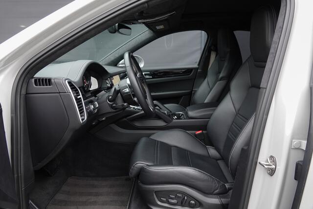 Porsche CAYENNE Coupé 3.0 E-Hybrid 462Pk Aut. | Platinum Edition | Sport-Design Pakket | Luchtvering | 360° Camera | 22''