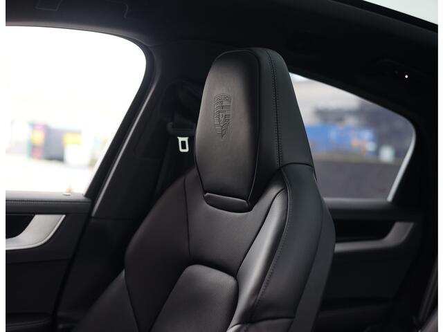 Porsche CAYENNE Coupé 3.0 E-Hybrid | Pano - Trekhaak - Sport Chrono