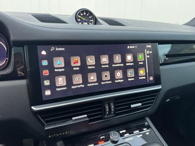 Porsche CAYENNE Coupé 3.0 E-Hybrid met Sport Design, Soft-Close, 22inch, Luchtvering, Bose, LED