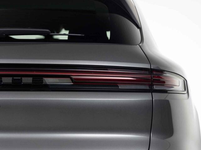 Porsche CAYENNE 3.0 E-Hybrid 470PK / Sport Design / Bose / 2024 / ACC