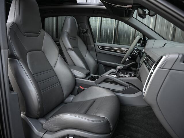 Porsche CAYENNE 3.0 E-Hybrid 463PK Sport Design | Panoramadak | Sport-Chrono | Bose Surround System | 18-wegs + memory | Head-Up | Soft Close