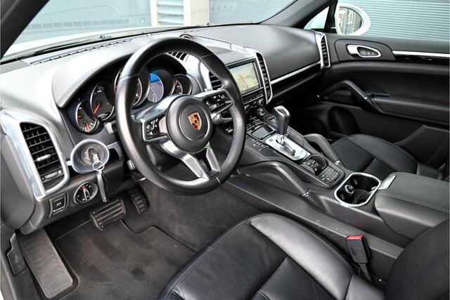 Porsche CAYENNE 3.0 D PLATINUM EDITION / PANORAMA DAK / LEDER / CAMERA / LED / BLIND SPOT / 21"