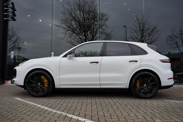 Porsche CAYENNE 4.0 Turbo S E-Hybrid PCCB / Panoramadak / Bose / 22 Inch
