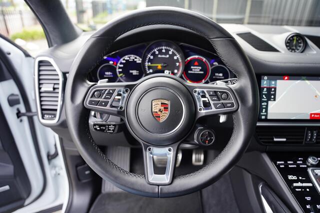 Porsche CAYENNE 4.0 Turbo S E-Hybrid PCCB / Panoramadak / Bose / 22 Inch