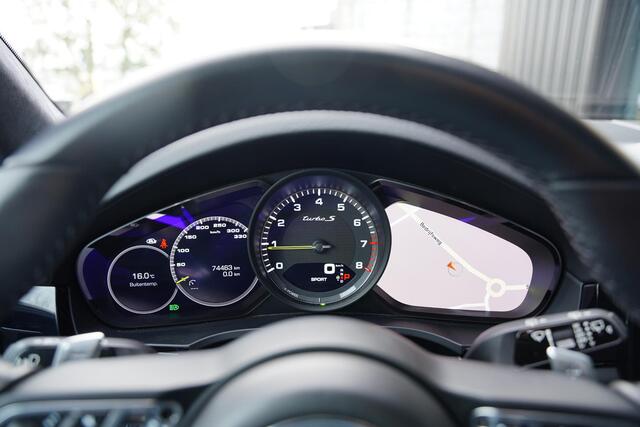 Porsche CAYENNE 4.0 Turbo S E-Hybrid PCCB / Panoramadak / Bose / 22 Inch