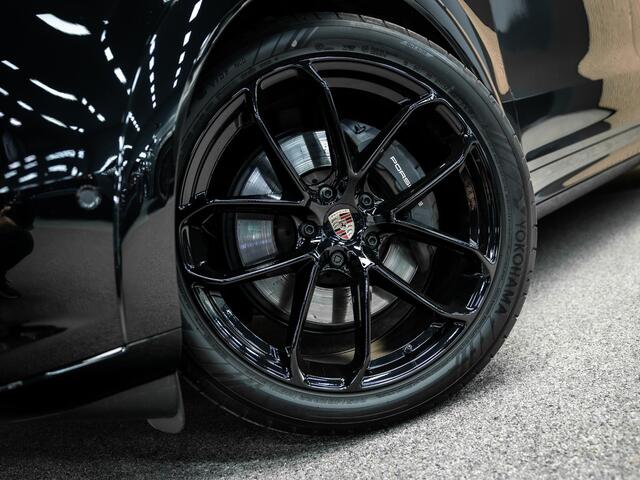 Porsche CAYENNE Coupé 3.0 E-Hybrid Black Edition | Sportuitlaat | Stoelverwarming en verkoeling | Sport Chrono |