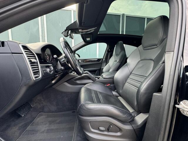 Porsche CAYENNE 3.0 E-Hybrid | Luchtvering | Pano | Trekhaak | 5 Alarm