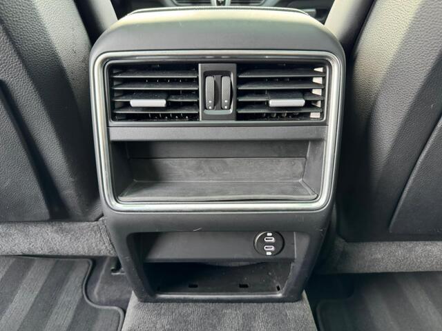 Porsche CAYENNE 3.0 E-Hybrid | Luchtvering | Pano | Trekhaak | 5 Alarm