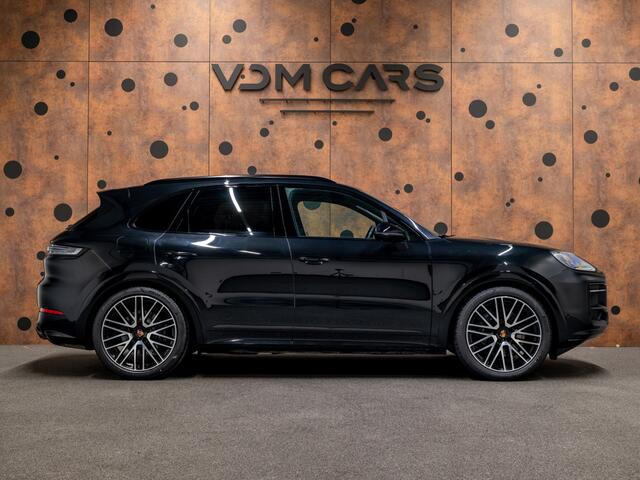 Porsche CAYENNE 3.0 E-Hybrid Black Edition | Achterasbest. | Trekhaak | SportDesign | 18-weg | InnoDrive | Pano |