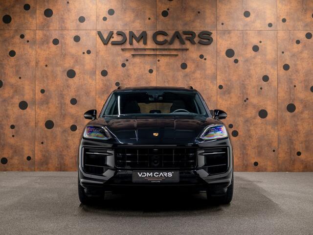 Porsche CAYENNE 3.0 E-Hybrid Black Edition | Achterasbest. | Trekhaak | SportDesign | 18-weg | InnoDrive | Pano |