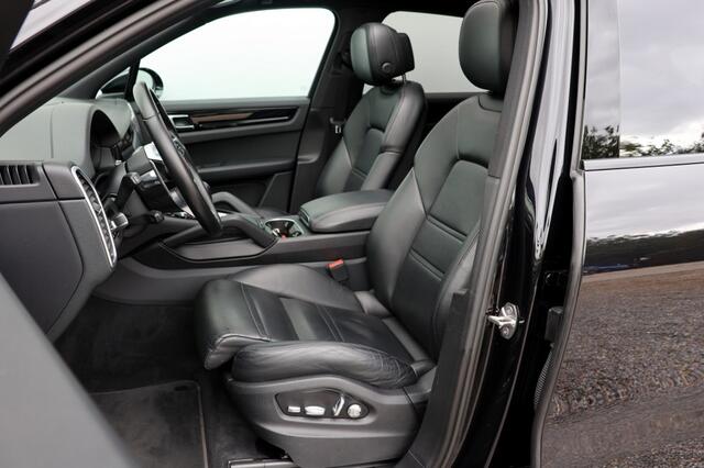 Porsche CAYENNE 3.0 E-Hybrid - 462 pk **Sport Chrono Plus / Pano / BOSE