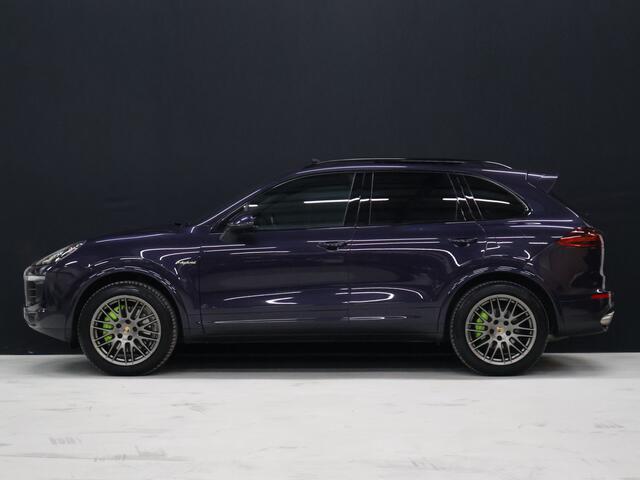 Porsche CAYENNE 3.0 S E-Hybrid Platinum Edition [LUCHTVERING, SCHUIFKANTELDAK, TREKHAAK UITKLAPBAAR, MEMORY SEATS, BOSE, STOELVERWARMING V+A, CAMERA, CRUISE, BLUETOOTH, CLIMATE, NIEUWSTAAT]
