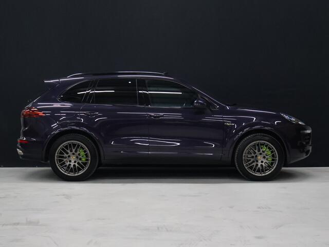 Porsche CAYENNE 3.0 S E-Hybrid Platinum Edition [LUCHTVERING, SCHUIFKANTELDAK, TREKHAAK UITKLAPBAAR, MEMORY SEATS, BOSE, STOELVERWARMING V+A, CAMERA, CRUISE, BLUETOOTH, CLIMATE, NIEUWSTAAT]