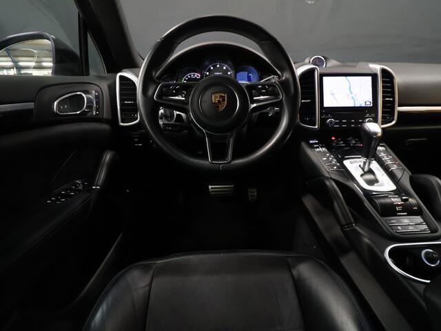 Porsche CAYENNE 3.0 S E-Hybrid Platinum Edition [LUCHTVERING, SCHUIFKANTELDAK, TREKHAAK UITKLAPBAAR, MEMORY SEATS, BOSE, STOELVERWARMING V+A, CAMERA, CRUISE, BLUETOOTH, CLIMATE, NIEUWSTAAT]