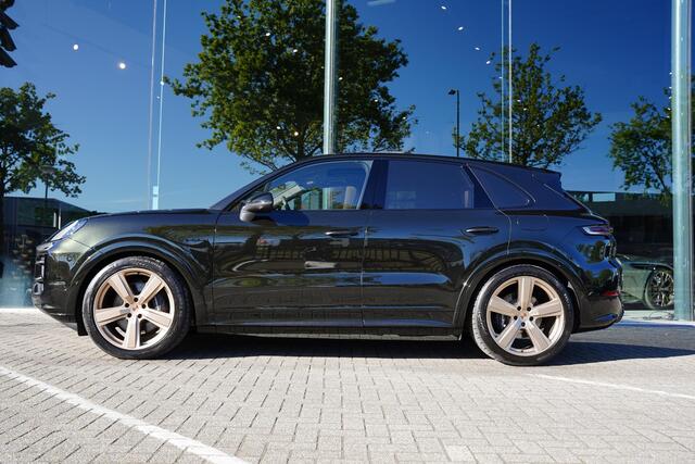 Porsche CAYENNE 3.0 E-Hybrid / Dark Olive P.T.S.