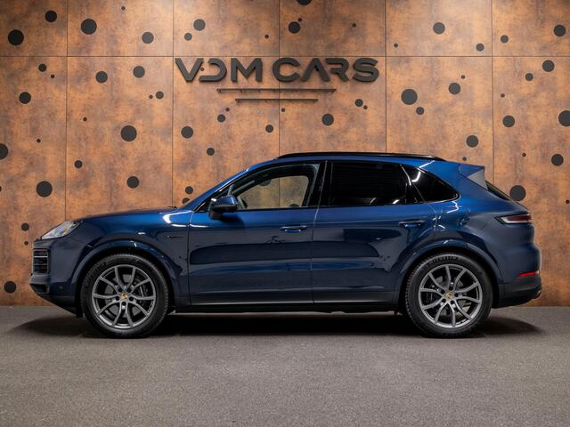 Porsche CAYENNE 3.0 E-Hybrid | Luchtvering | Pano | BOSE | 360° | Stuurverwarming |