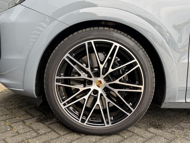 Porsche CAYENNE Coupé 4.0 Turbo E-Hybrid Sport Chrono | 360* Camera | Achteras Besturing | Burmester | Bijrijders Display | Head-Up Display | CARBON |