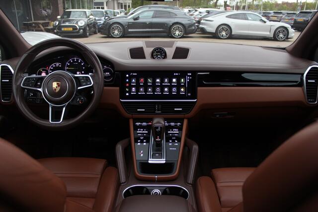 Porsche CAYENNE 3.0 E-Hybrid / Trekhaak / Panoramadak / Camera / Luchtvering / 22'' / Sportchrono / Bose / Stoelventilatie+Verwarming / Cruise Control