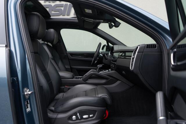 Porsche CAYENNE 3.0 / Luchtvering/ Panoramadak/ 22 Inch/ Memory