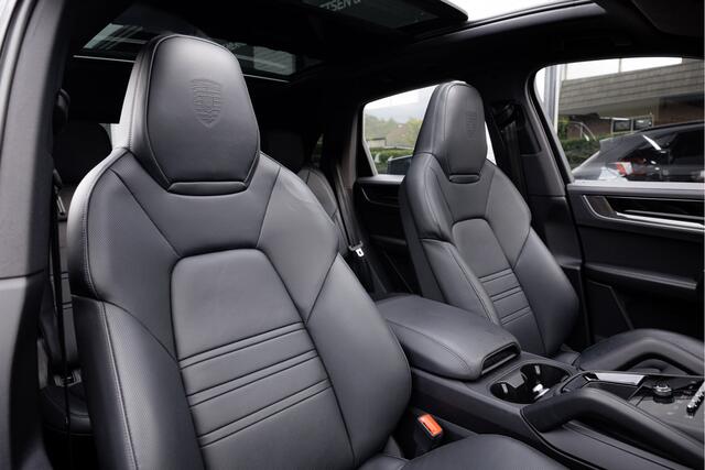 Porsche CAYENNE 3.0 E-Hybrid Sport Design Pano - Passenger Display - 18-weg Zetels